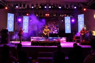 Pinhani’den Akşehir’de konser

