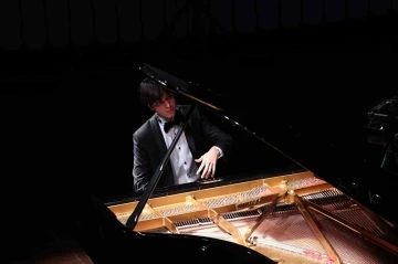 Piyanonun 16 yaşındaki yıldızı Antalya’da
