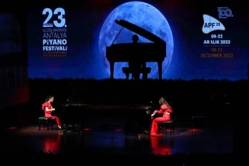 'Piyanonun kraliçeleri' Antalya'da sahne aldı