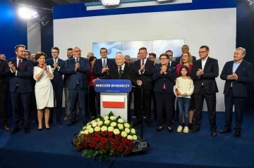 Polonya’da seçimlerden koalisyon hükümeti çıktı
