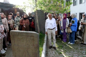 Prof. Dr. Özden; Tarihi şahsiyetlerin mezarları gün yüzüne çıkarılmalı
