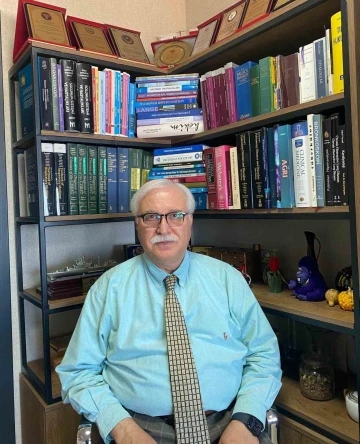 Prof. Dr. Tevfik Özlü: “Sofrada yavaş yenilmeli”
