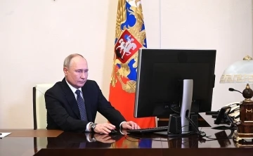 Putin, devlet başkanlığı seçiminde oyunu uzaktan kullandı
