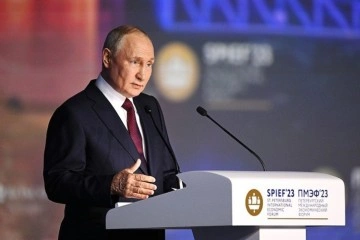 Putin: 'Yahudi dostlarım Zelenskiy'den utanıyor'