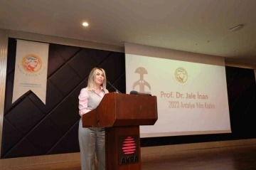 Rektör Prof. Dr. Özlenen Özkan ’Yılın Kadını’ seçildi
