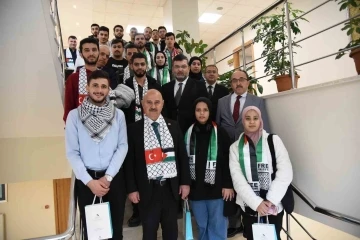 Rektör Sözbir, Filistinli öğrencilerle bir araya geldi
