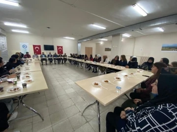 Rektör Türkmen, Aydıntepe MYO öğrencileriyle iftar yemeğinde buluştu
