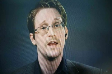 Rusya’dan ABD’nin istihbarat bilgilerini sızdıran Edward Snowden’a vatandaşlık
