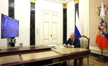 Rusya Devlet Başkanı Vladimir Putin: &quot;Tek kutuplu hegemonya amansız bir şekilde çöküyor&quot;
