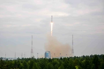 Rusya’nın uzay aracı Ay’ın yörüngesine girdi
