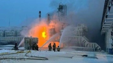 Rusya'da petrol rafinerisinde patlama!