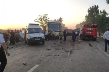 Rusya’da yolcu otobüsü, otomobil ve kamyonla çarpıştı: 8 ölü