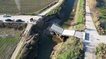 Sağanak yağış sonrası yıkılan Sarma Çayı Köprüsü yeniden inşa edilecek
