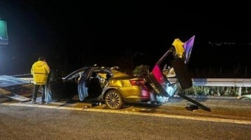 Sakarya'da trafik kazasında 3 koruma polisinden biri hayatını kaybetti, ikisi yaralandı