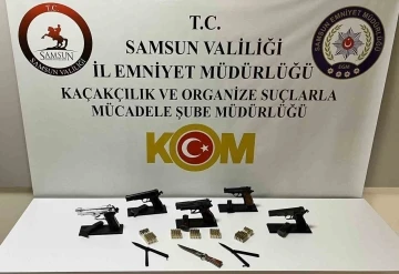 Samsun’da 2 kişi 5 adet tabancayla yakalandı
