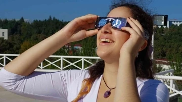Samsun’da güneş tutulmasına üniversite öğrencileri ilgi gösterdi
