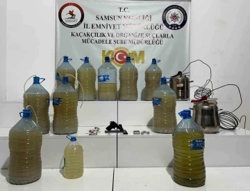 Samsun’da polisten yılbaşı öncesi sahte içki imalathanesine baskın

