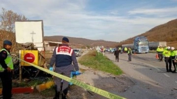 Samsun'da otomobil yolcu otobüsüyle çarpıştı: 2 ölü, 3 yaralı!