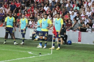 Samsunspor - Fenerbahçe maçında sahaya fare girdi
