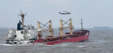 Şanghay açıklarında Türk denizcilerin de bulunduğu gemi battı
