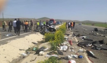 Şanlıurfa’da Otomobil ve Kamyon Çarpıştı: Çok Sayıda Ölü ve Yaralı Var
