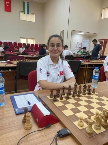 Satranç şampiyonu Gaziantep Kolej Vakfı’ndan
