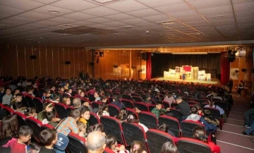 Şehir Tiyatrosu Mersin’de çocuklarla buluşmaya devam ediyor
