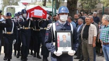 Şehit Jandarma Teğmen Akdeniz, Adana'da son yolculuğuna uğurlandı