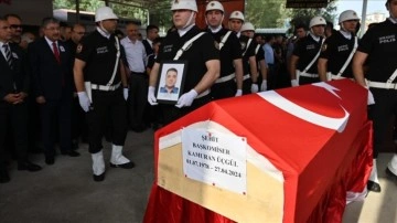 Şehit Komiser Gökhan Özer ve Kamuran Üçgül'ün cenazeleri toprağa verildi