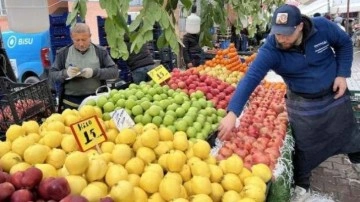 Semt pazarlarında kış meyvelerinde bolluk yaşanıyor