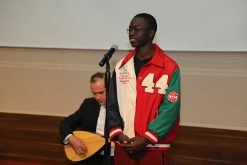 Senegalli öğrencinin ’Sarı gelin’ türküsünü seslendirmesi ilgi gördü
