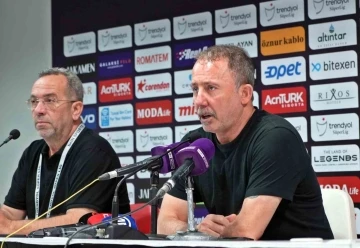 Sergen Yalçın sezon sonunda Antalyaspor’dan ayrılacağını açıkladı
