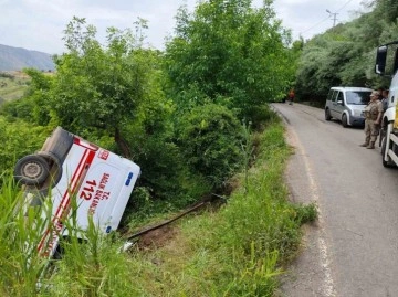 Siirt’te akrep sokması vakasına giden ambulans kaza yaptı