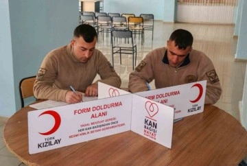 Siirt’te Jandarma Personeli Rekor Sayıda Kan Bağışı Yaptı