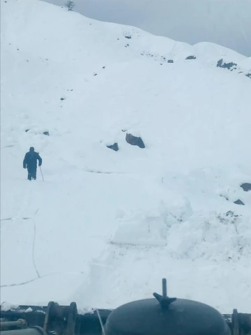 Siirt’te üç ilçenin kardan kapanan yolları ulaşıma açıldı
