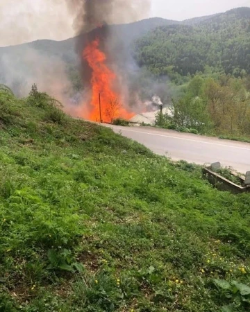 Sinop’ta 2 ev yanarak kül oldu
