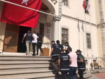 Sinop’ta aranan 3 şahıstan 2’si tutuklandı
