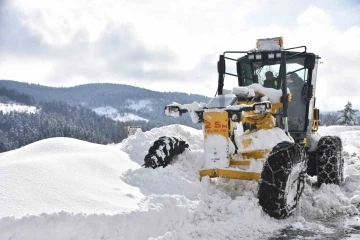 Sinop’ta kar 170 köyü ulaşıma kapattı
