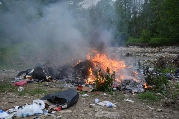 Sinop’ta tonlarca çöpün geri dönüşüme kazandırılmadan yakılmasına tepki
