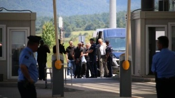 Sırbistan, gözaltına aldığı 3 Kosovalı polisi serbest bıraktı