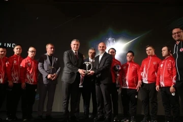 Sıtkı Usta’ya Türk Sporu’na katkı ödülü
