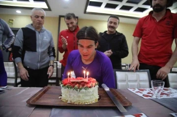 Sivasspor’da Charis Charisis’e sürpriz doğum günü
