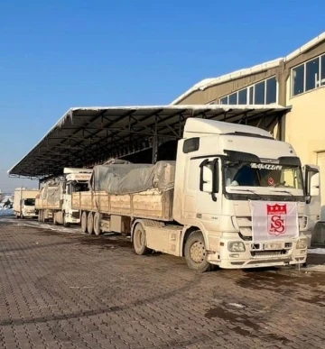 Sivasspor deprem bölgesine 2 tır yardım malzemesi gönderdi
