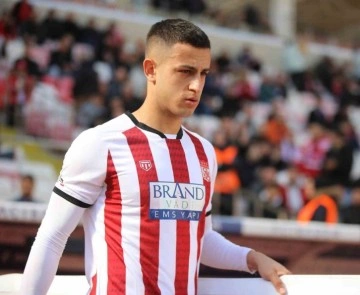 Sivasspor Genç Futbolcusu Bartuğ Elmaz'ın Omuzu Çıktı