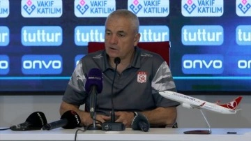 Sivasspor teknik direktörü Rıza Çalımbay istifa dedikodularına cevap verdi