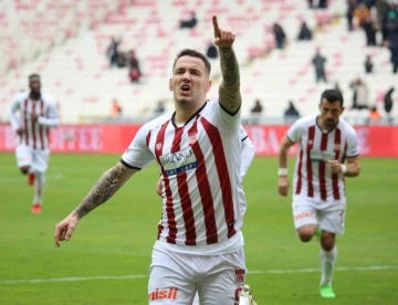 Sivassporlu Rey Manaj gol sayısını 19’a yükseltti
