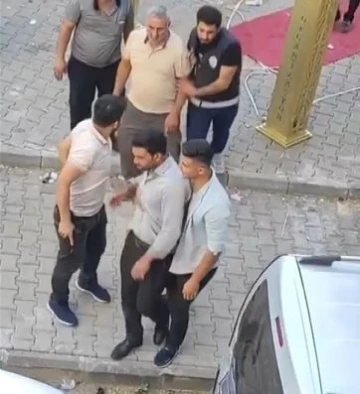 Gaziantep’te Sokak düğününde havaya ateş eden maganda gözaltına alındı