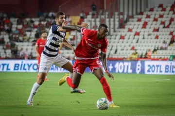 Spor Toto Süper Lig: Antalyaspor: 0 - Kasımpaşa: 1 (İlk yarı)

