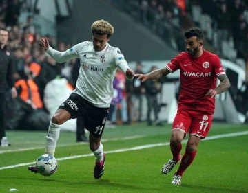 Spor Toto Süper Lig: Beşiktaş: 0 - Antalyaspor: 0 (İlk yarı)
