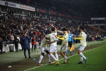 Spor Toto Süper Lig: Gaziantep FK: 1 - Fenerbahçe: 2 (Maç sonucu)

